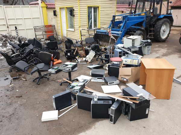 Office Junk Removal in Mequon